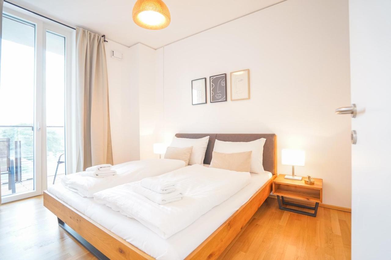Suite In High-Rise On The Danube Vienna Esterno foto