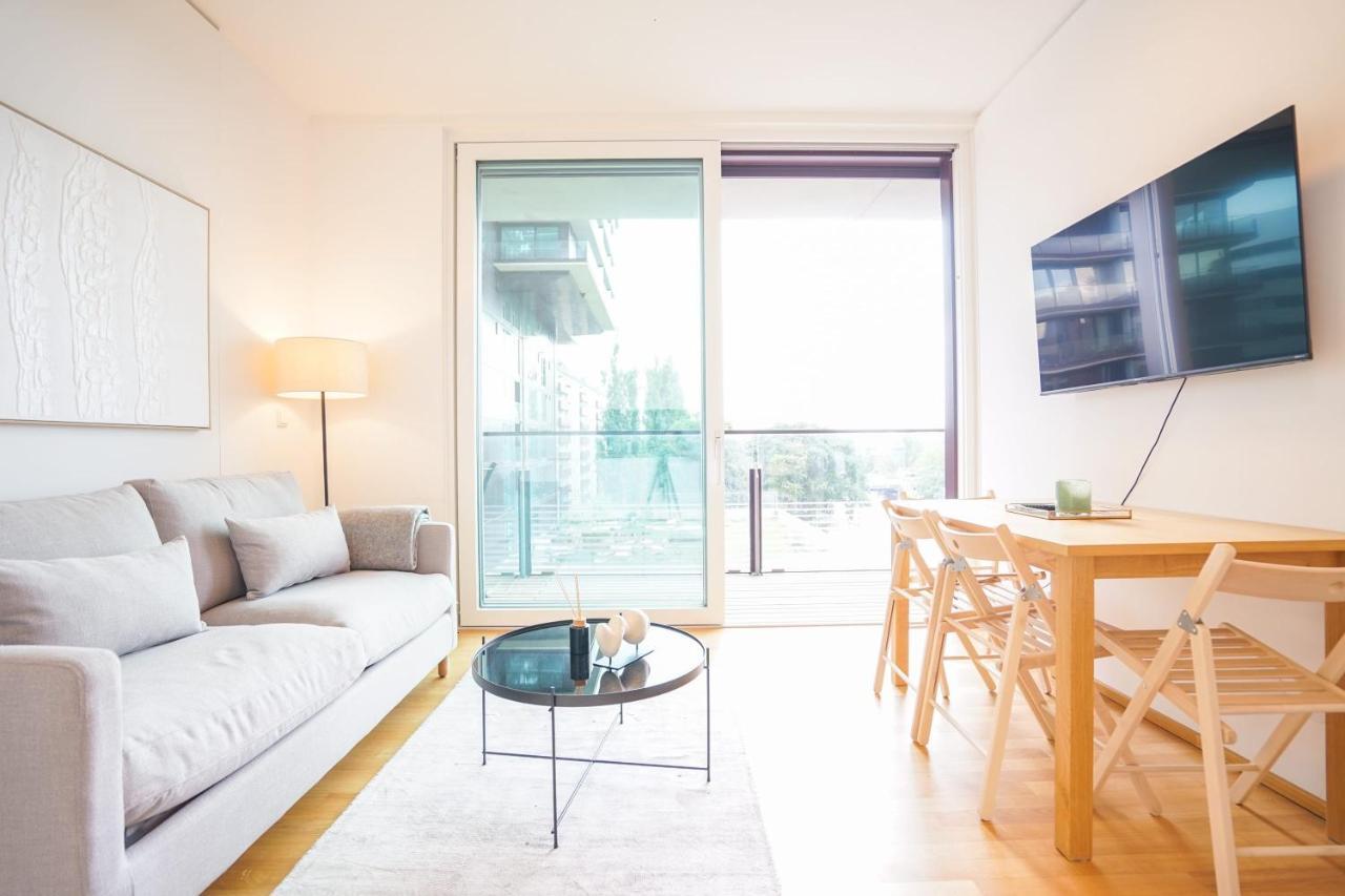 Suite In High-Rise On The Danube Vienna Esterno foto