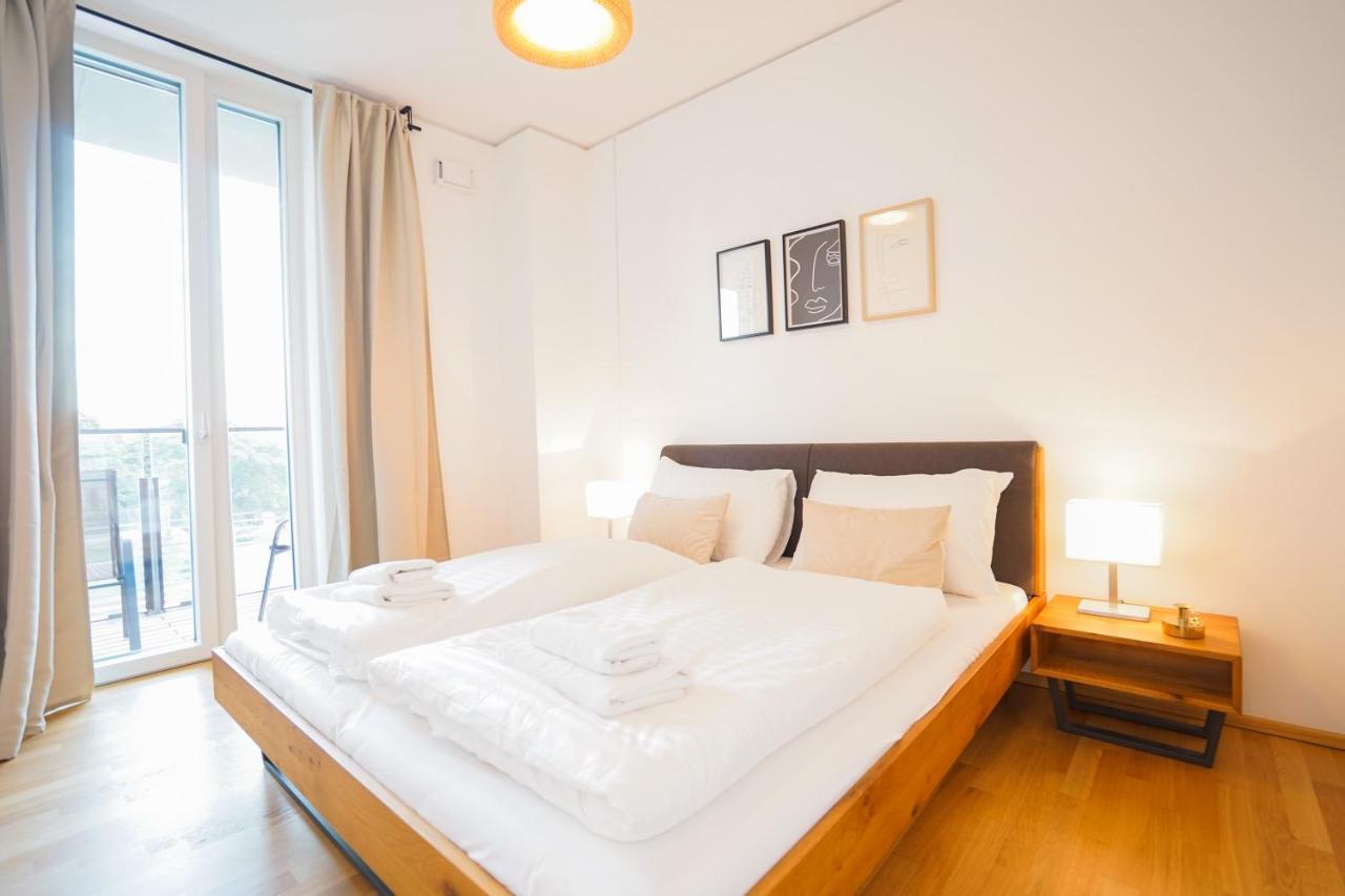 Suite In High-Rise On The Danube Vienna Esterno foto