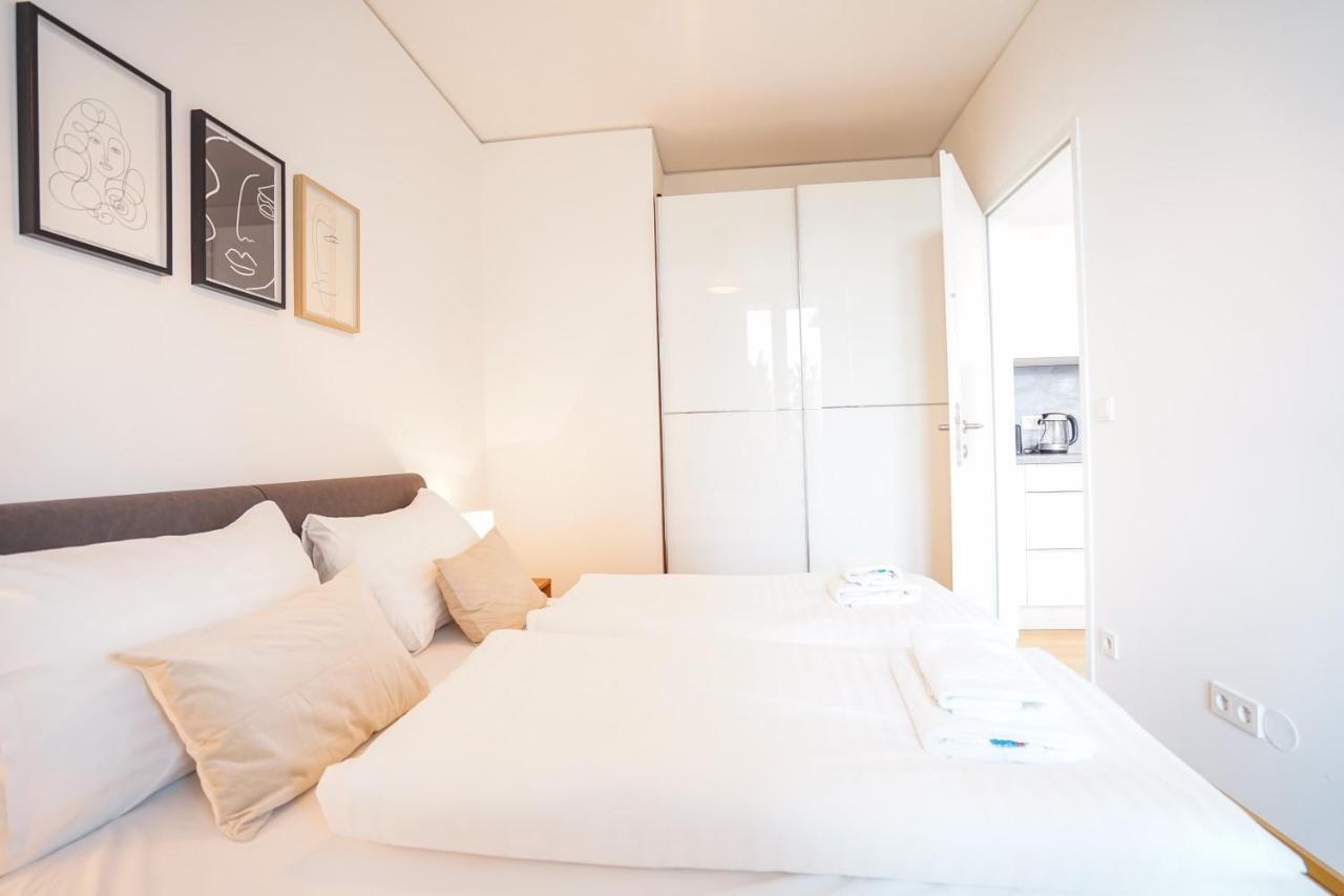 Suite In High-Rise On The Danube Vienna Esterno foto
