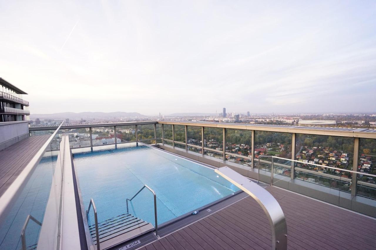 Suite In High-Rise On The Danube Vienna Esterno foto