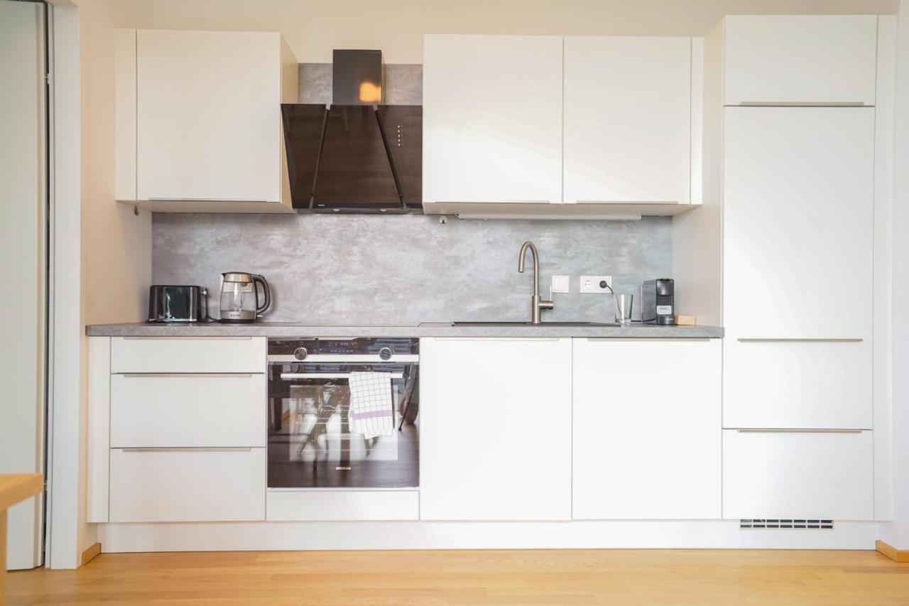 Suite In High-Rise On The Danube Vienna Esterno foto